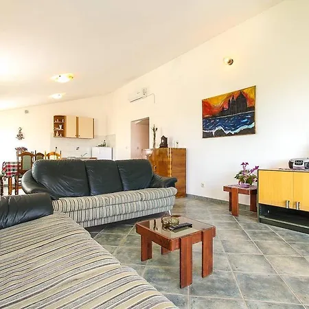Apartament Eugen Pula